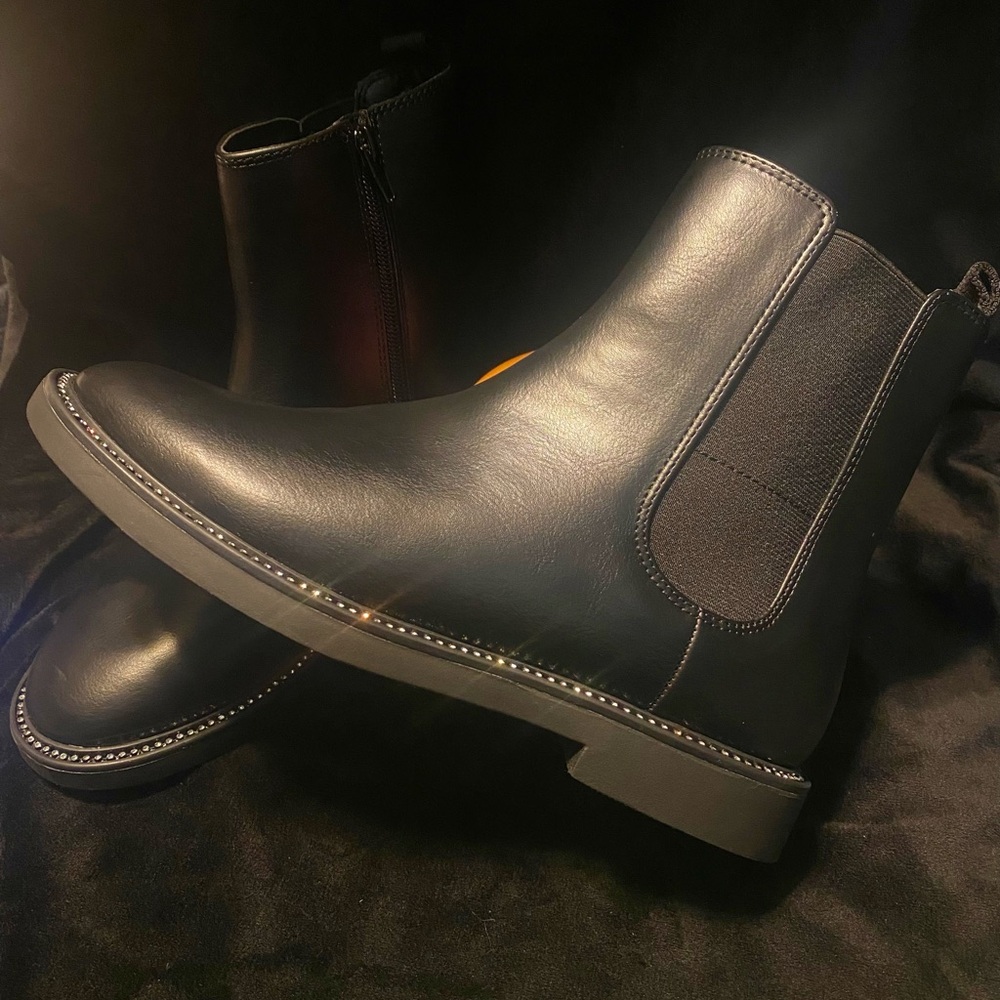 Black Leather Chelsea Boots